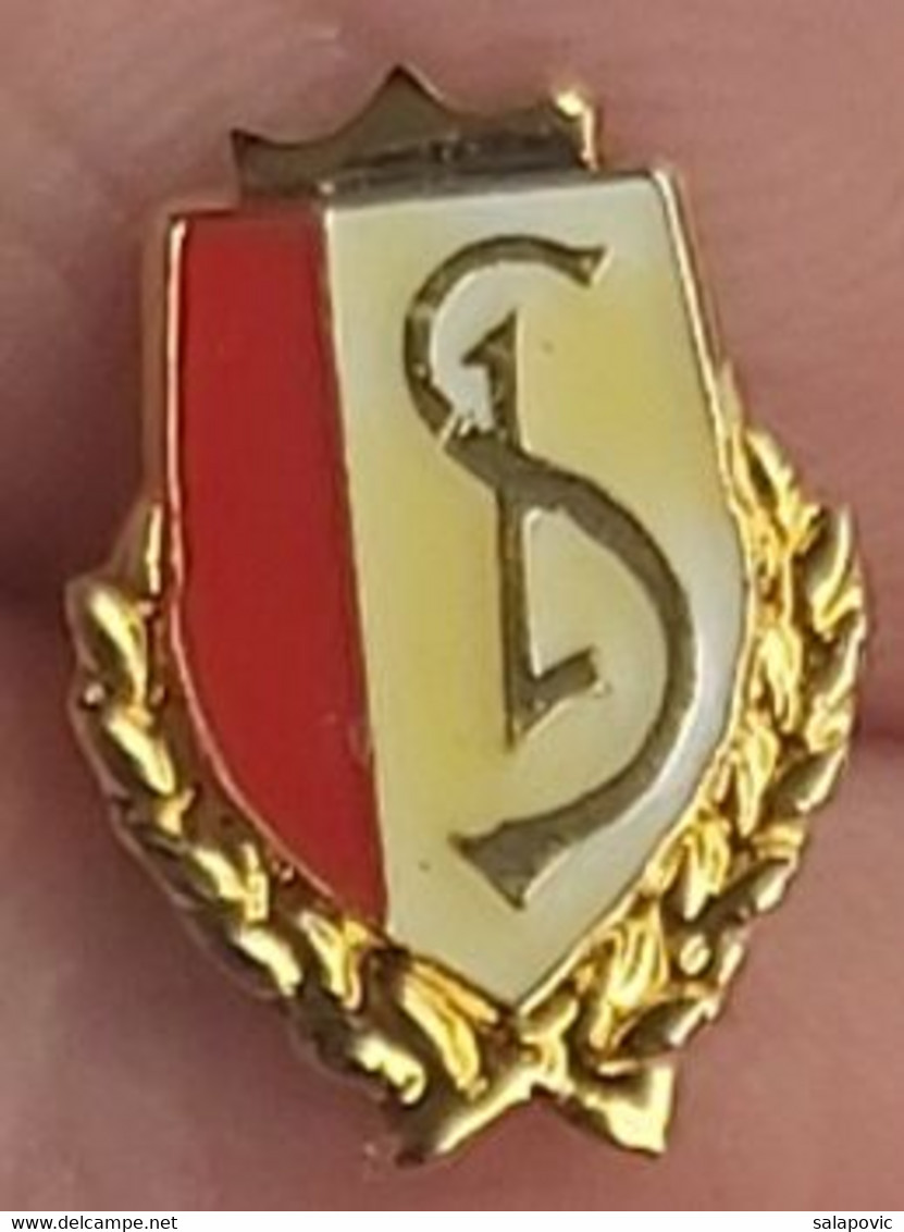 FC STANDARD Liege - Belgium  Football Soccer Club Fussball Calcio Futbol Futebol  PINS A4/5 - Football