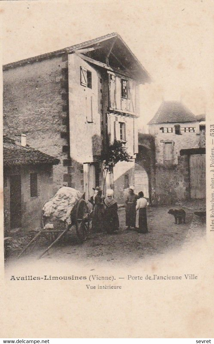 AVAILLES-LIMOUSINES. - Porte De L'ancienne Ville - Vue Intérieure - Availles Limouzine