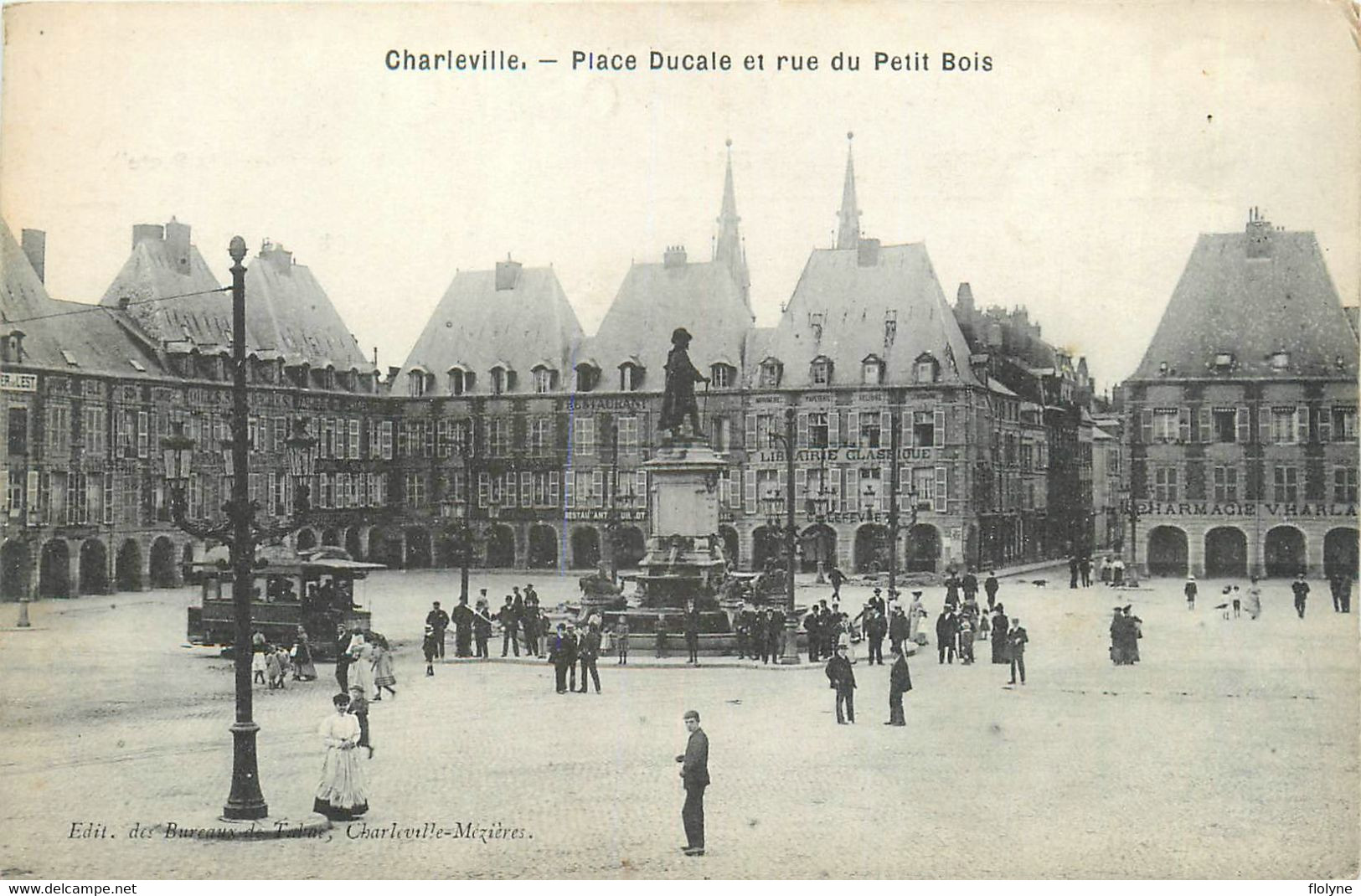 Charleville - La Place Ducale Et Rue Du Petit Bois - Tramway Tram - Charleville