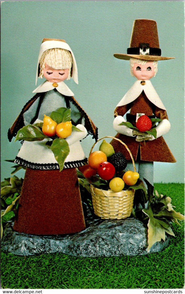 Iowa Des Moines Handcraft Building Thanksgiving Pilgrim Couple 1971 - Des Moines