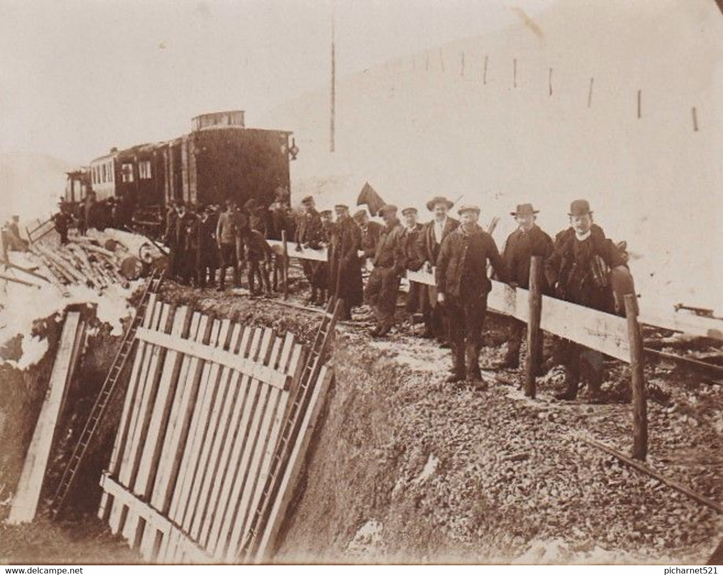 PONTARLIER - Eboulement De Février 1907 Sur La Ligne Pontarlier-Gilley. 2 Cartes-photos Au Format Rare (12 X 9 Cm). - Pontarlier