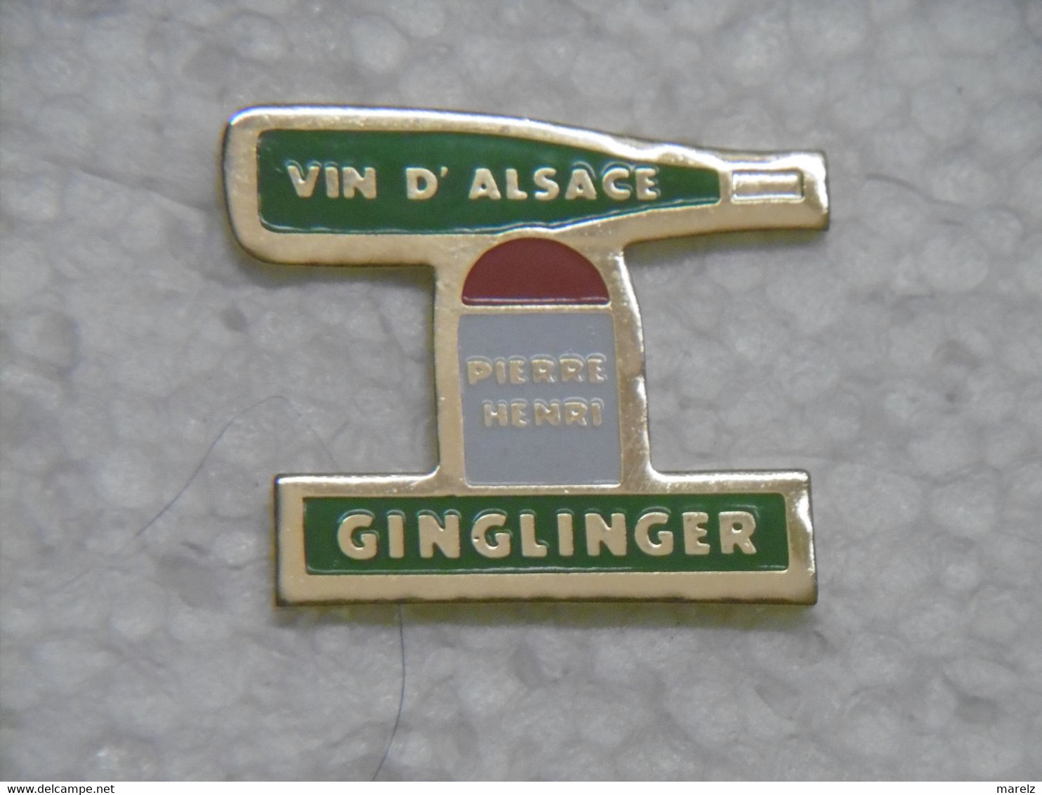 Pin's Boissons VIN D'ALSACE Pierre Henri GINGLINGER - Pins Pin Badge EGUISHEIM 68 HAUT-RHIN ALSACE - Bevande