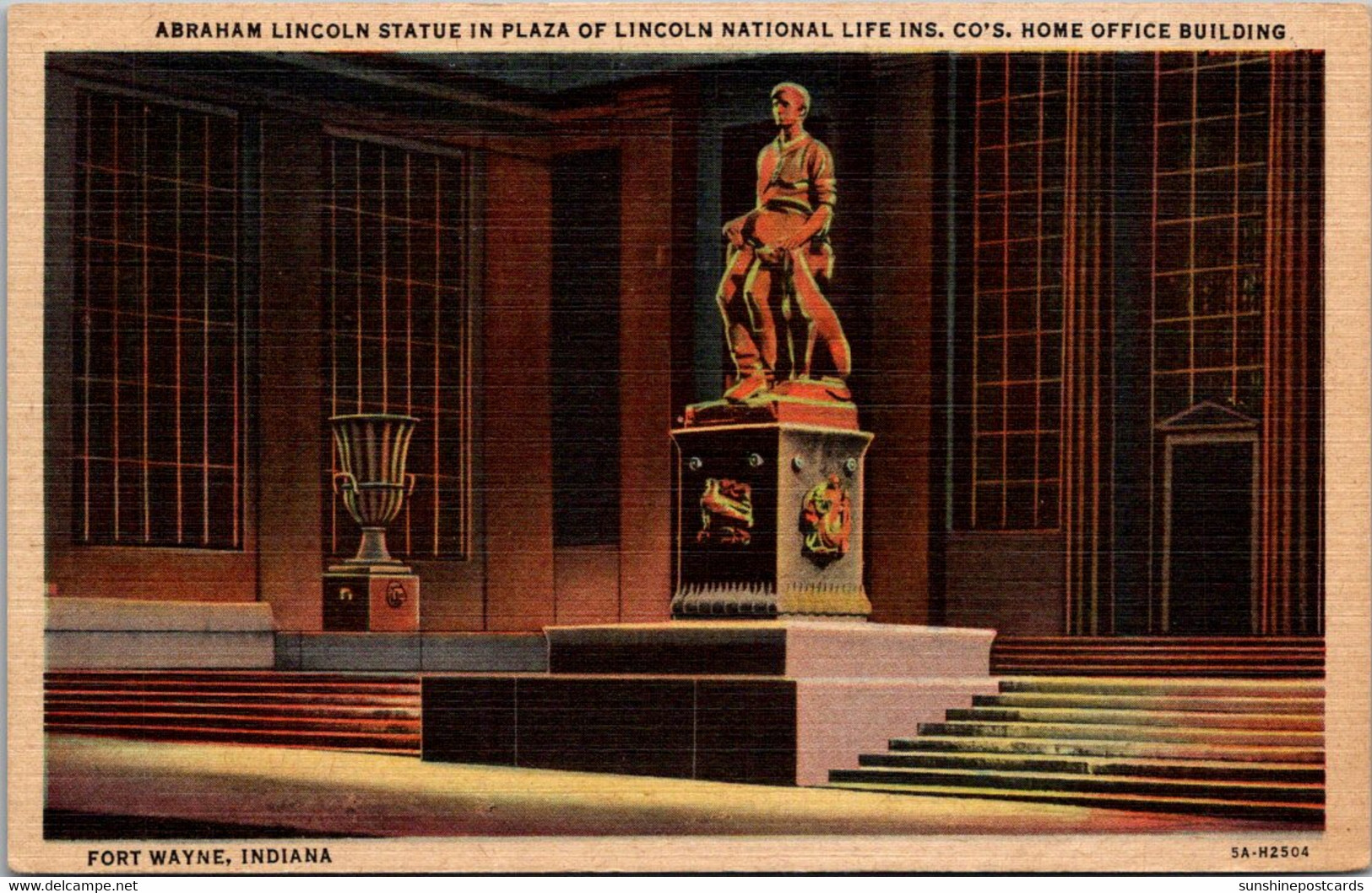 Indiana Fort Wayne Abraham Lincoln Statue In Plaza Of Lincoln National Life Insurance Company Home Office Building - Fort Wayne