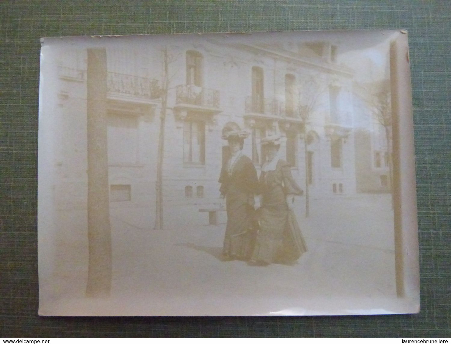 44 ST NAZAIRE PHOTO ANCIENNE ALBUMINE 1904 - DEVANT LA MAISON DE Gd MERE LAUNAY (A.TISON) BOULEVARD DE MER N°30 - Places