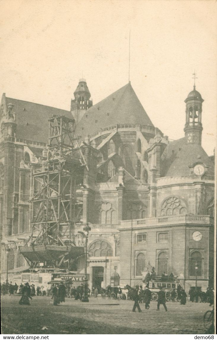 Paris CPA 75 Travaux Eglise Sainte Trinité Voiture Hippomobile Genre Calèche Carte Animée Rare - Kerken