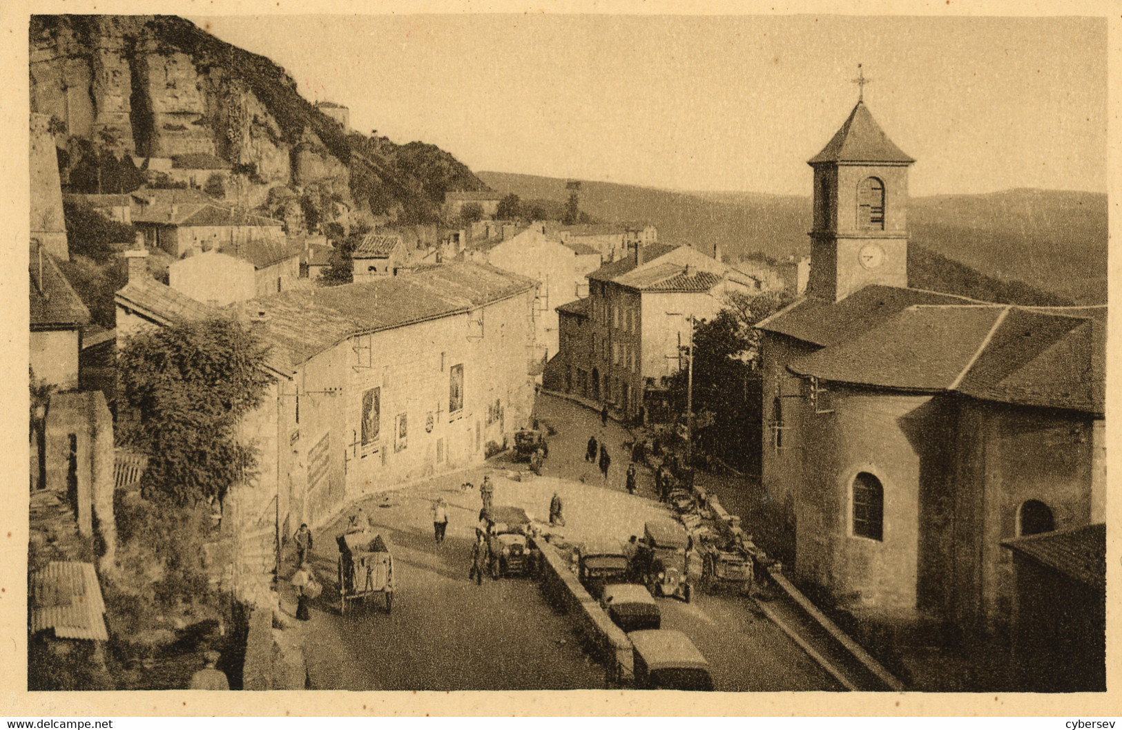 ROQUEFORT - Place De L'Eglise - Roquefort