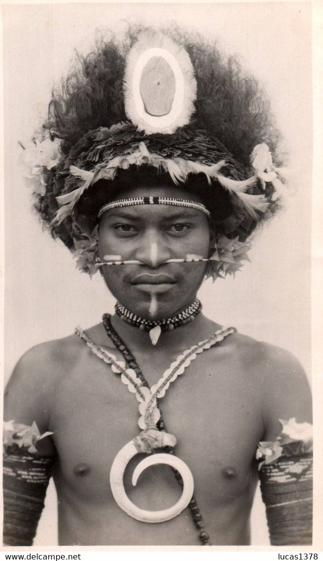 MAGNIFIQUE CARTE PHOTO / PAPOUASIE NOUVELLE GUINEE / PORT MORESBY / GUERRIER PAPOU / 1938 - Papouasie-Nouvelle-Guinée