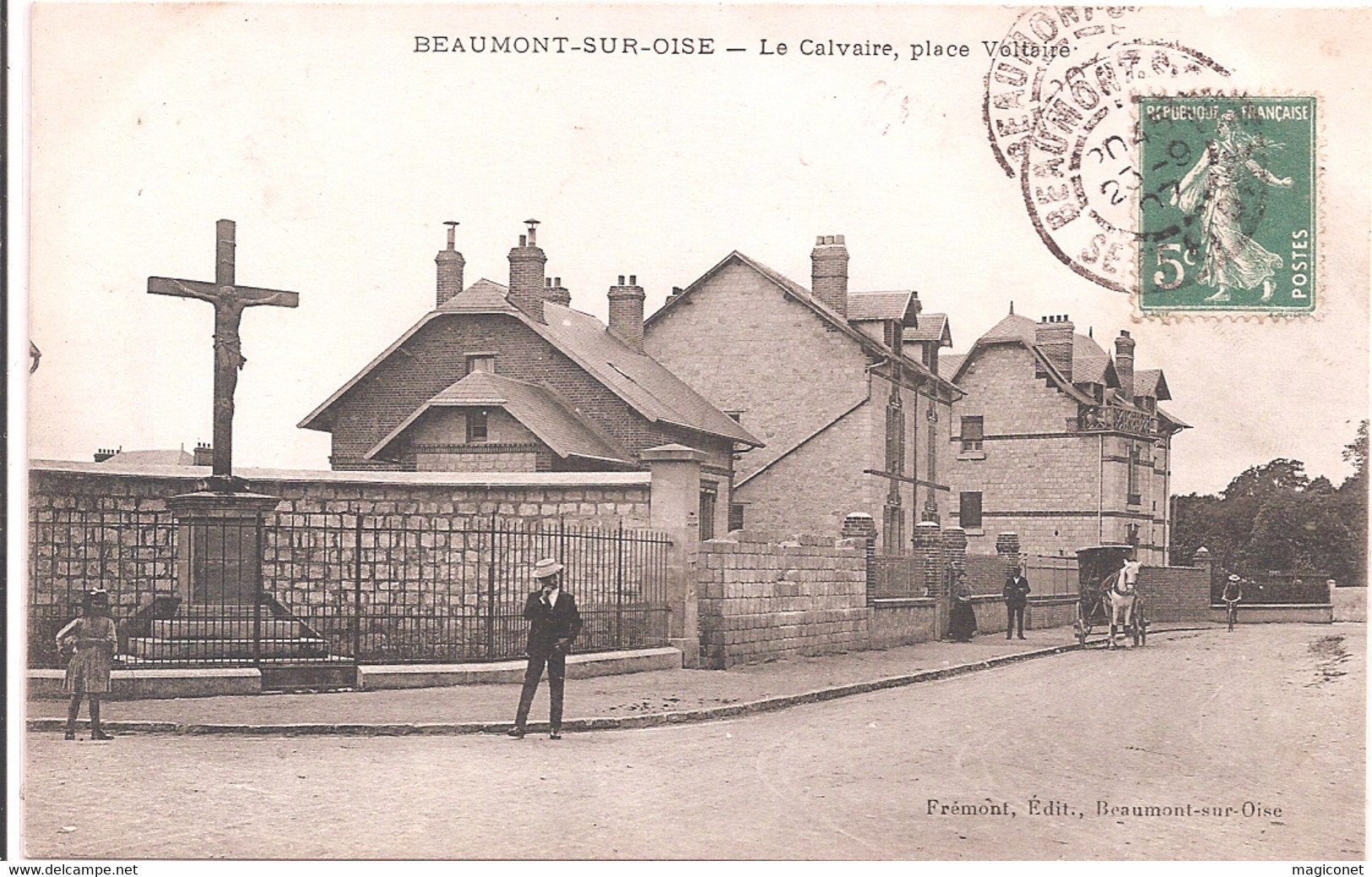 CPA - Beaumont-sur-Oise - Le Calvaire - Place Voltaire - Beaumont