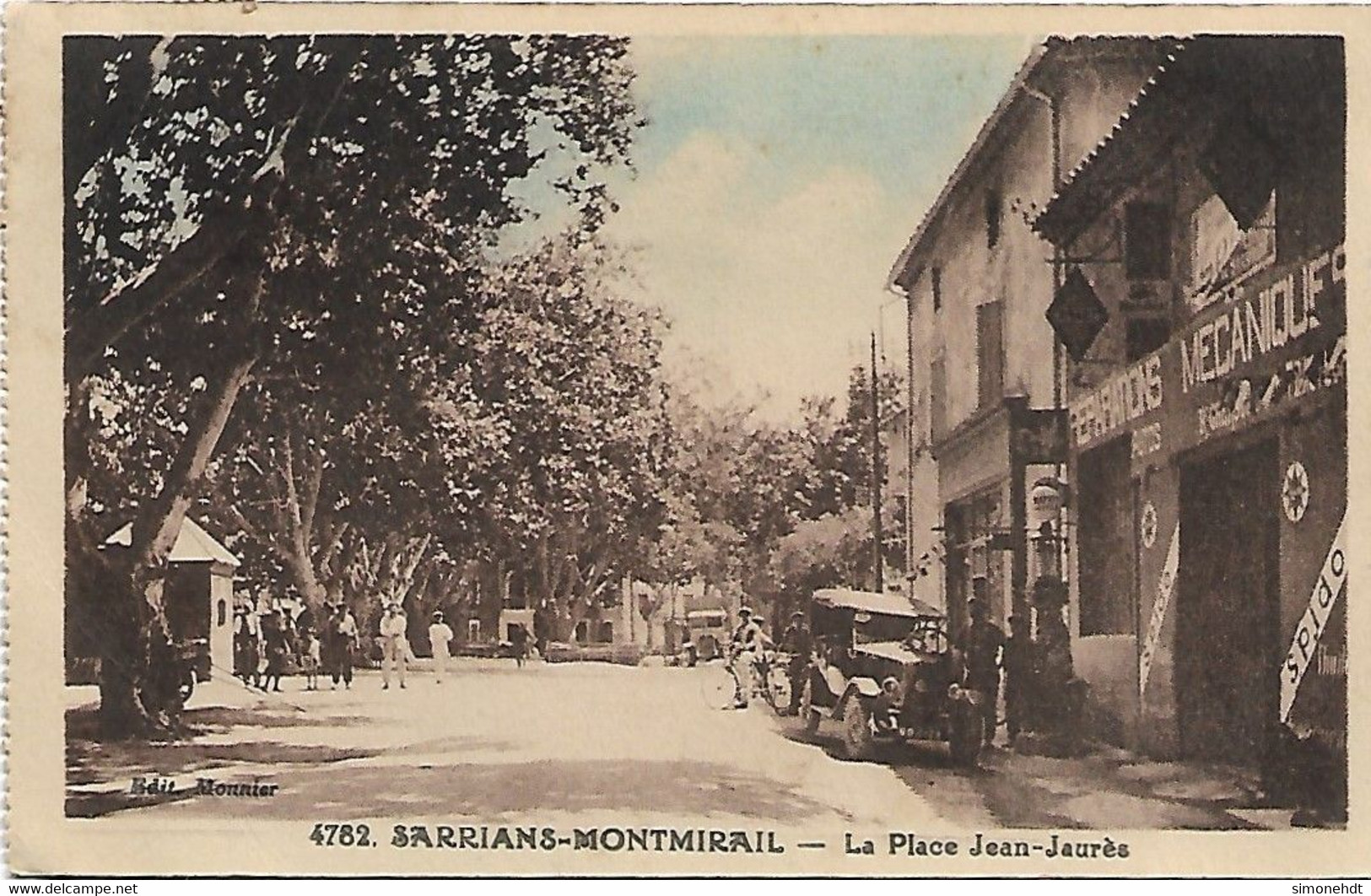 SARRIANS - MONTMIRAIL - Place Jean Jaures - Voiture - Pompe à Essence - Sarrians