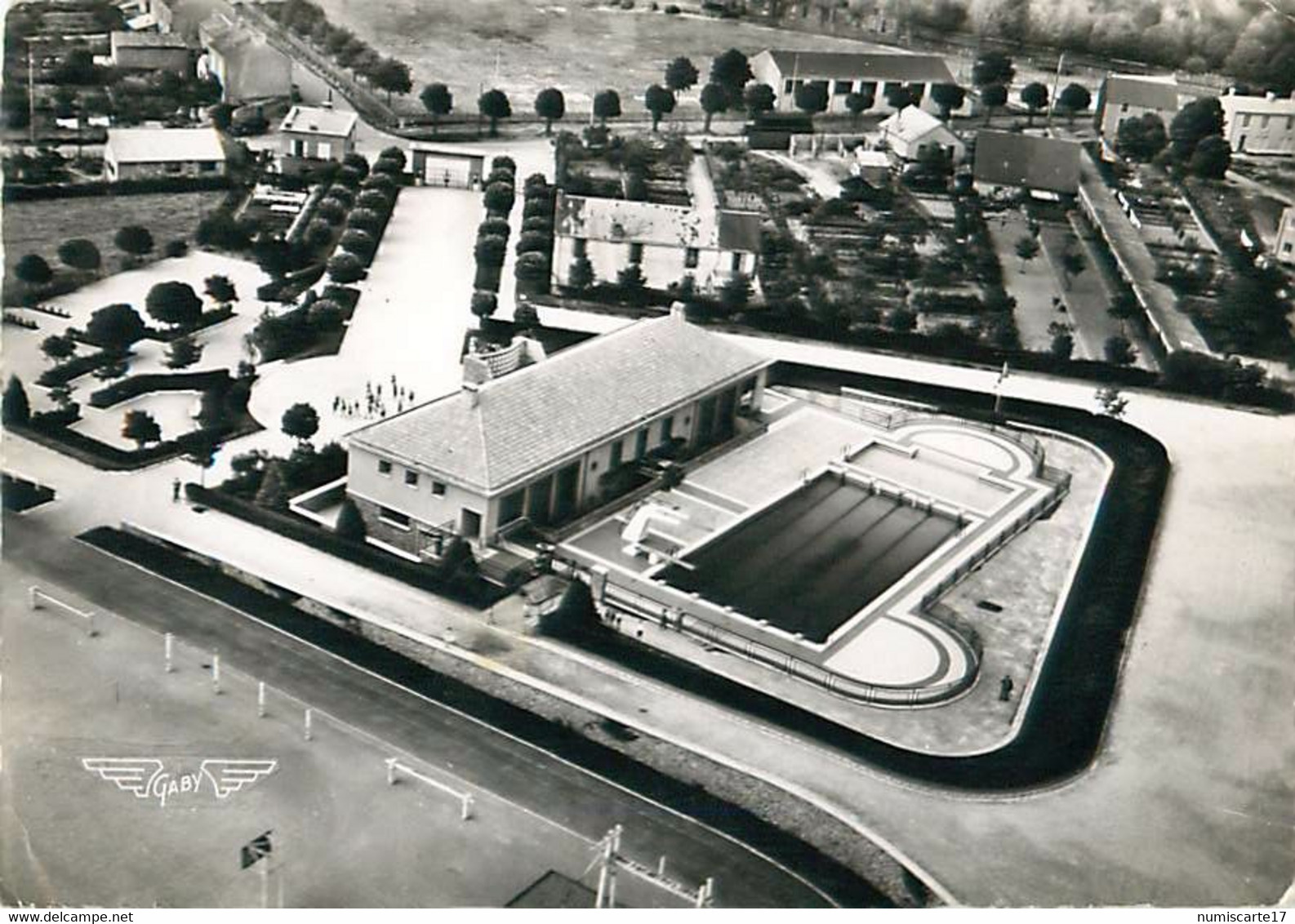 Cpsm BRESSUIRE 79 La Piscine - La France Vue Du Ciel... - Bressuire