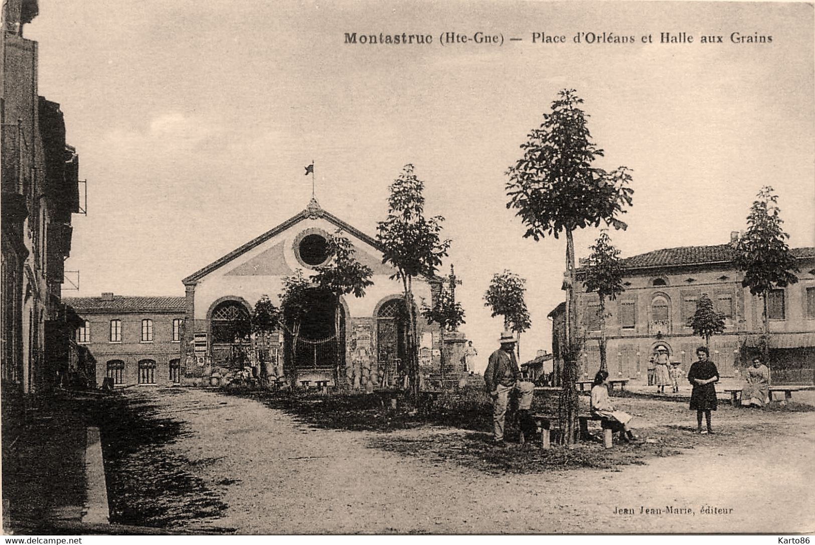 Montastruc * Place D'orléans Et La Halle Au Grains * Villageois - Montastruc-la-Conseillère