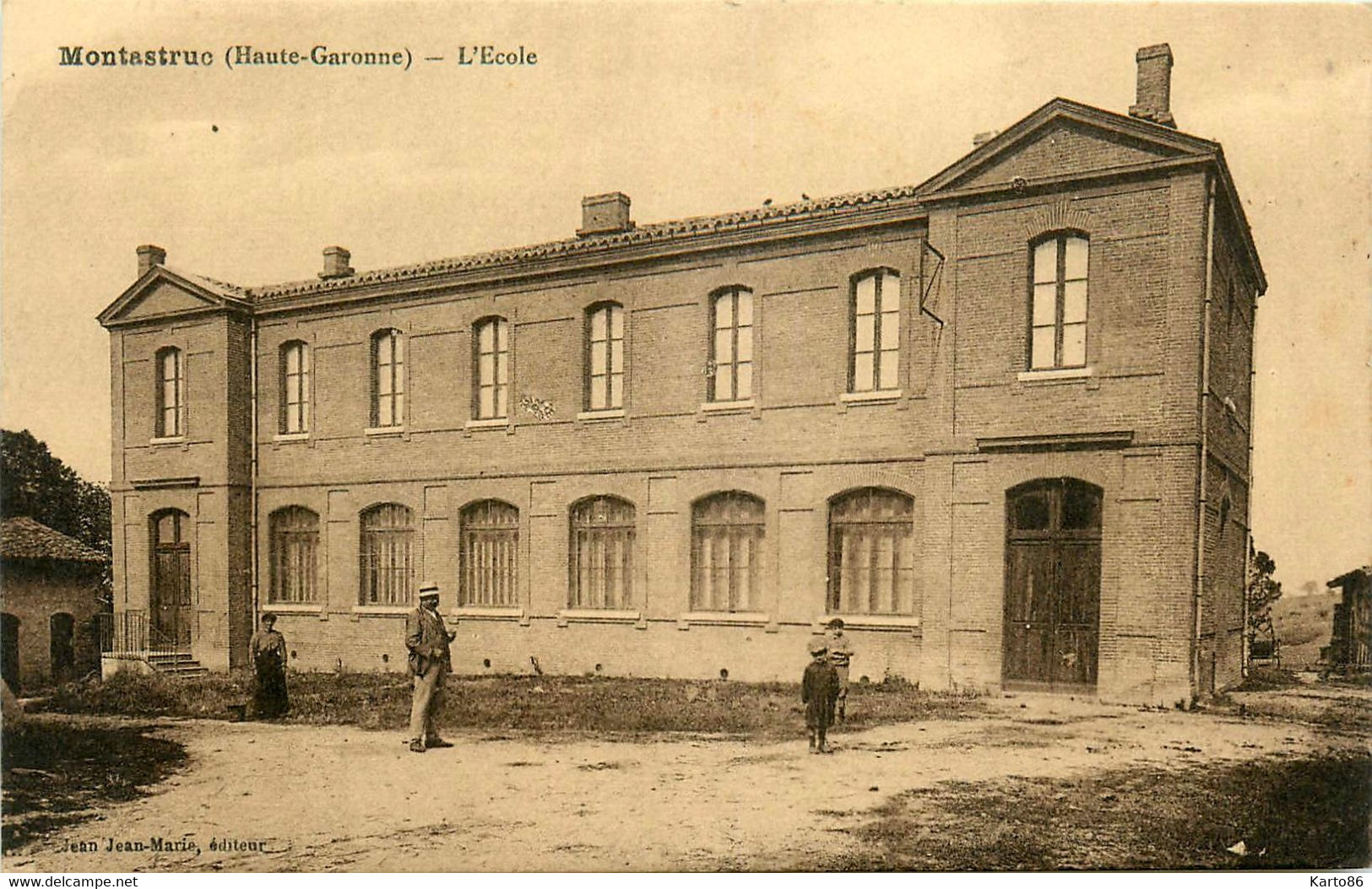 Montastruc * Place Et Vue Sur L'école * Groupe Scolaire - Montastruc-la-Conseillère