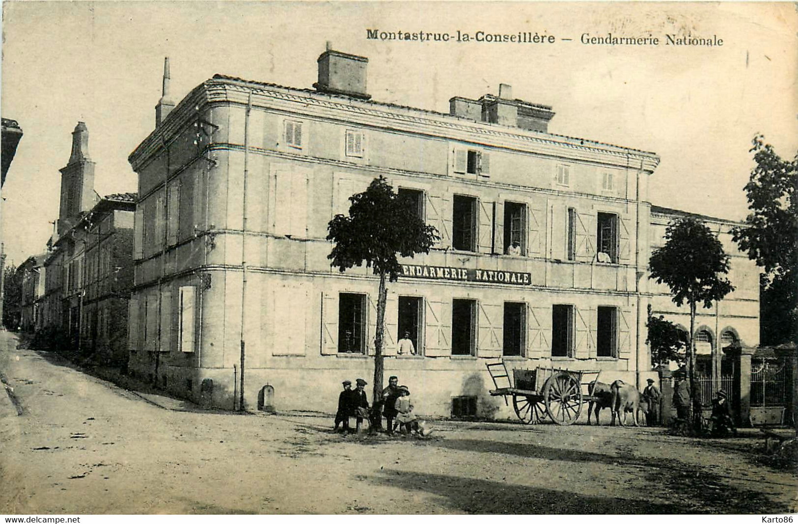 Montastruc * Rue Et Vue Sur La Gendarmerie Nationale * Attelage - Montastruc-la-Conseillère