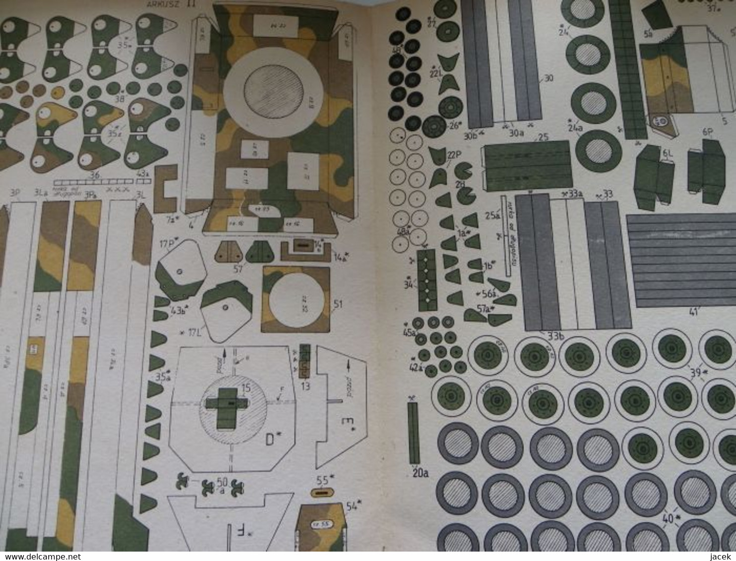 Polish Paper Model Modèle En Carton Tank Renault R35  Maly Modelarz  9/1984 Kartonmodell   Modèle En Carton - Kartonmodellbau  / Lasercut