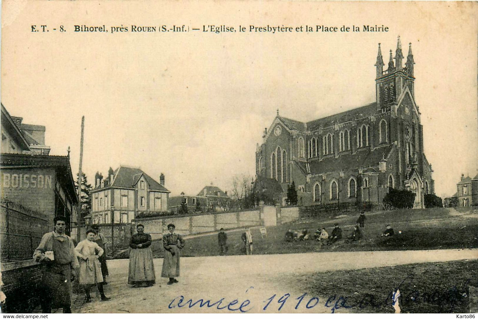 Bihorel * Près Rouen * Vue Sur L'église , Le Presbytère Et La Place De La Mairie * Villageois - Bihorel