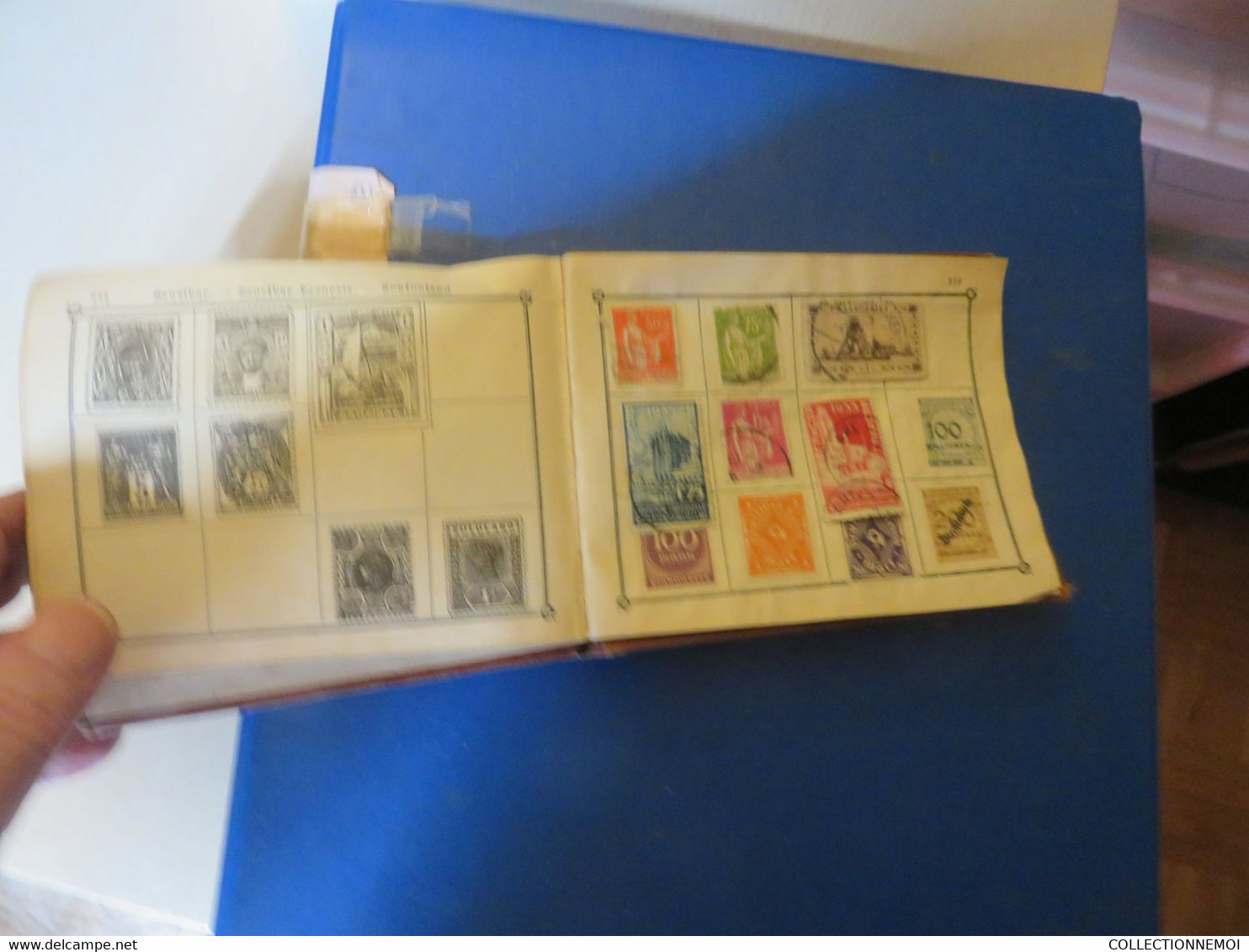 1 vrac avec de tout et de rien,,des timbres,des cartes ,et divers,, lire description