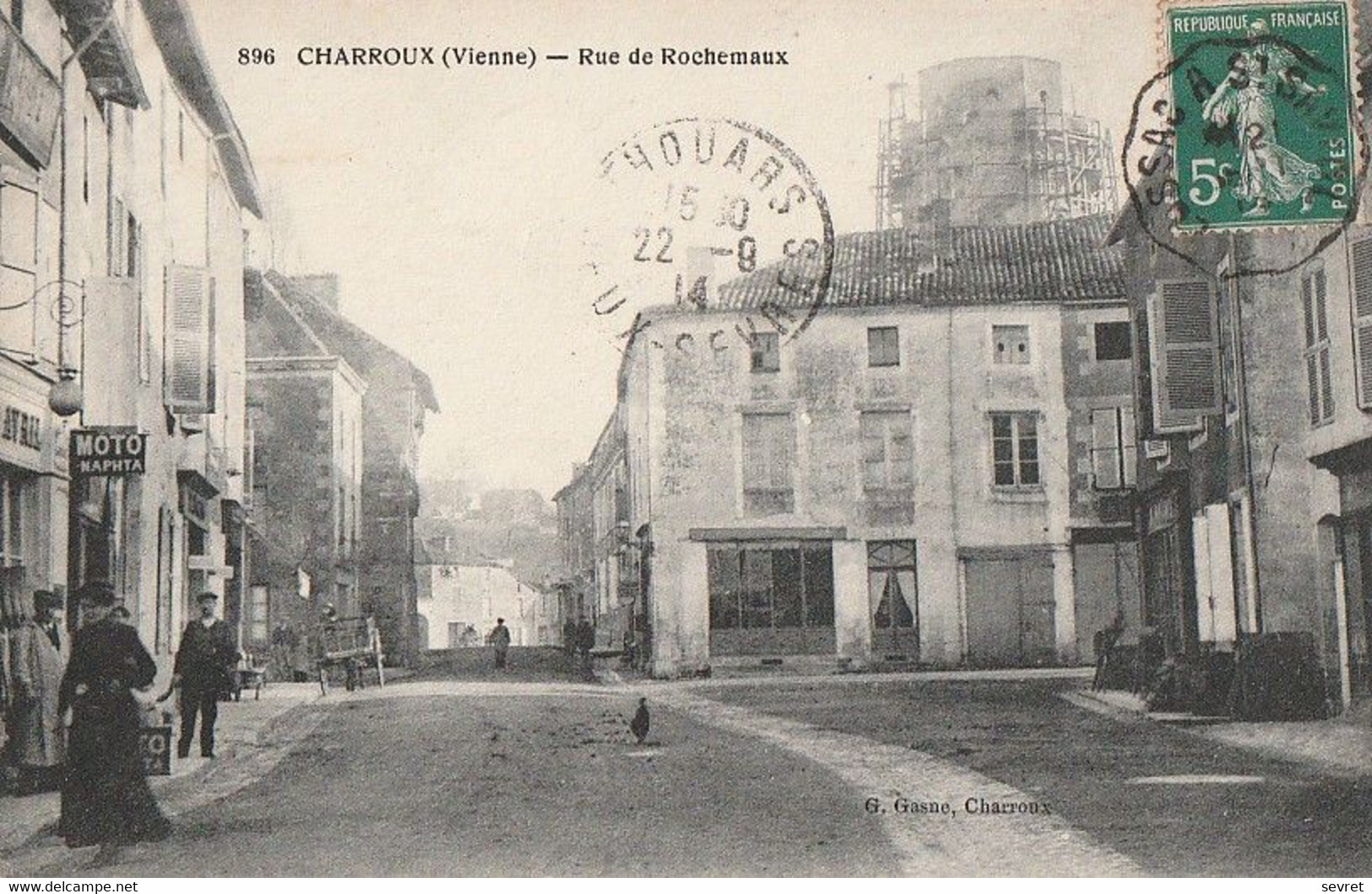 CHARROUX. - Rue De Rochemaux. Cliché RARE - Charroux