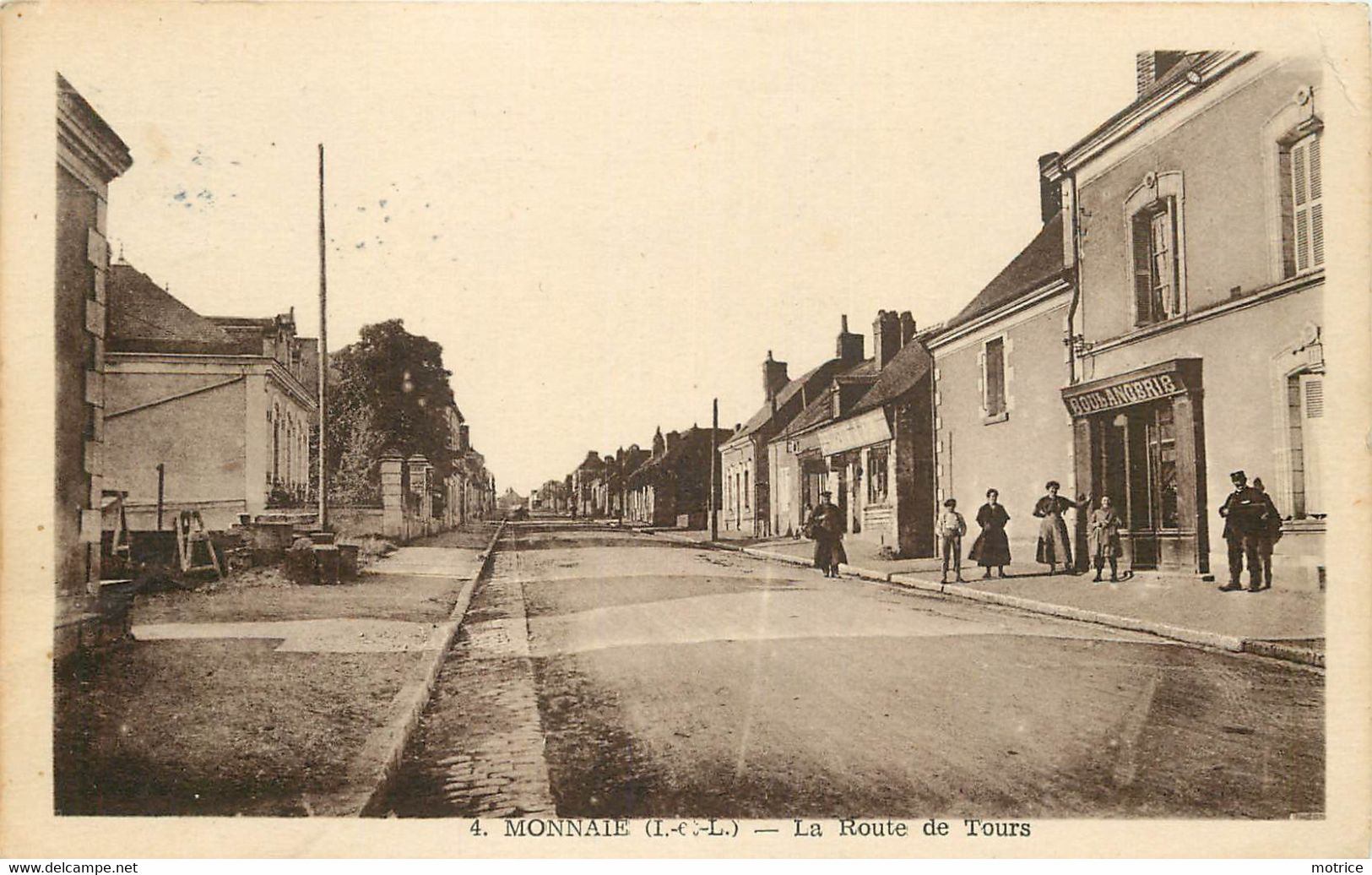 MONNAIE - La Route De Tours, Une Boulangerie. - Monnaie