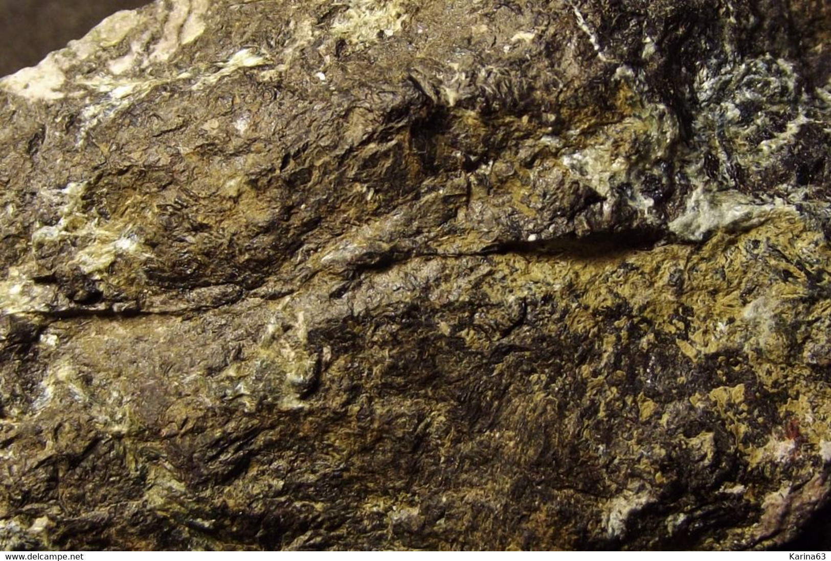 Cerite (Ce) -  Ferro-Allanite (Ce) - Actinolite ( 5.5 x 3 x 3 cm ) Bastnäs Mines - Riddarhyttan - Västmanland - Sweden