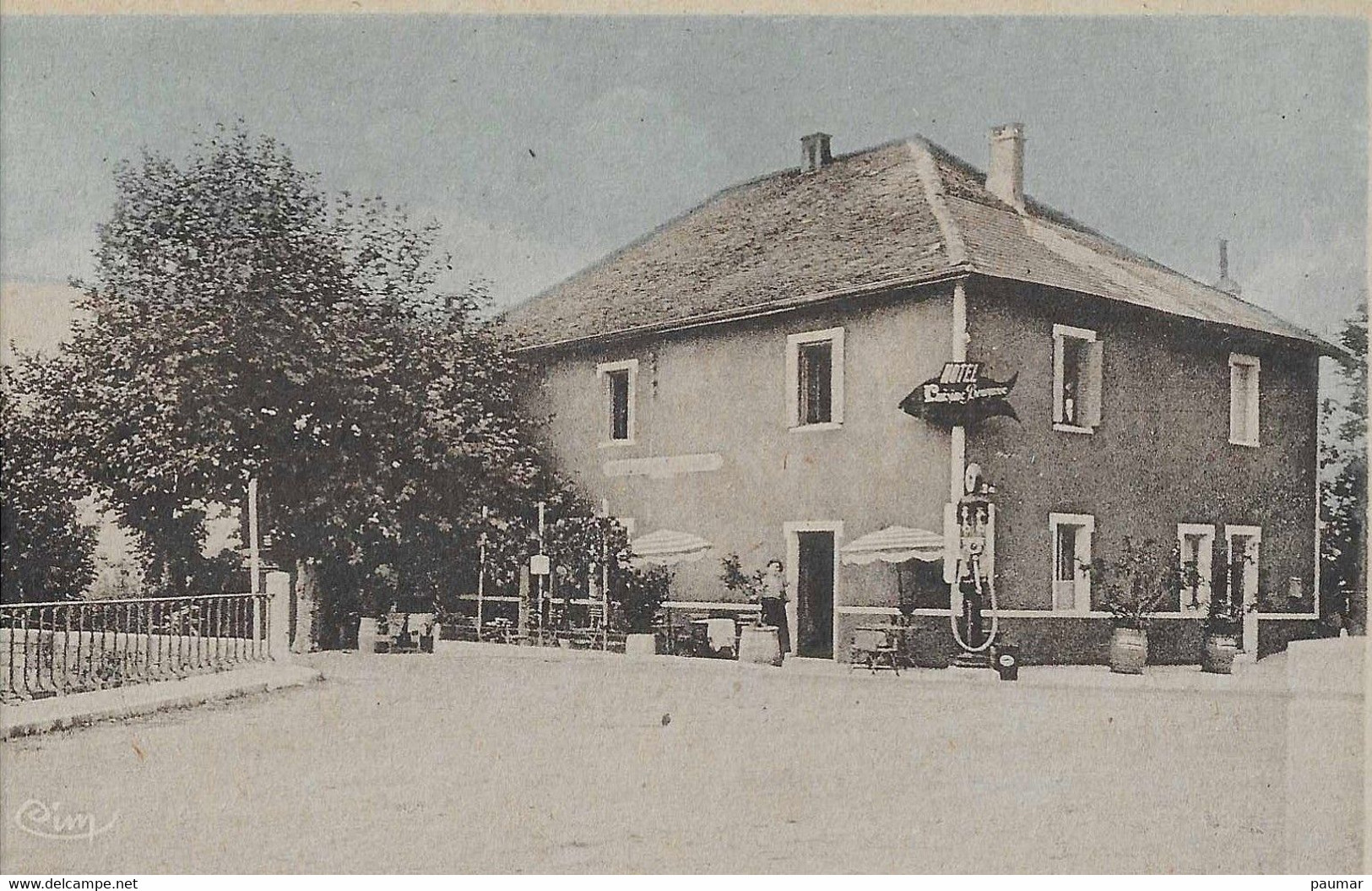 Ruffieux  Hotel Du Mont Cleron     Avec Pompe à Essence Manuelle - Ruffieux