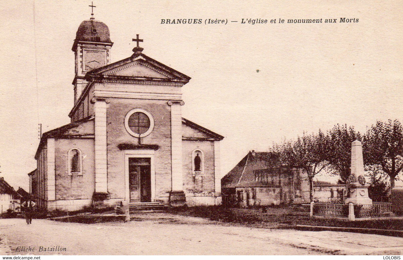 38 BRANGUES L'église Et Le Monument Aux Morts - Brangues