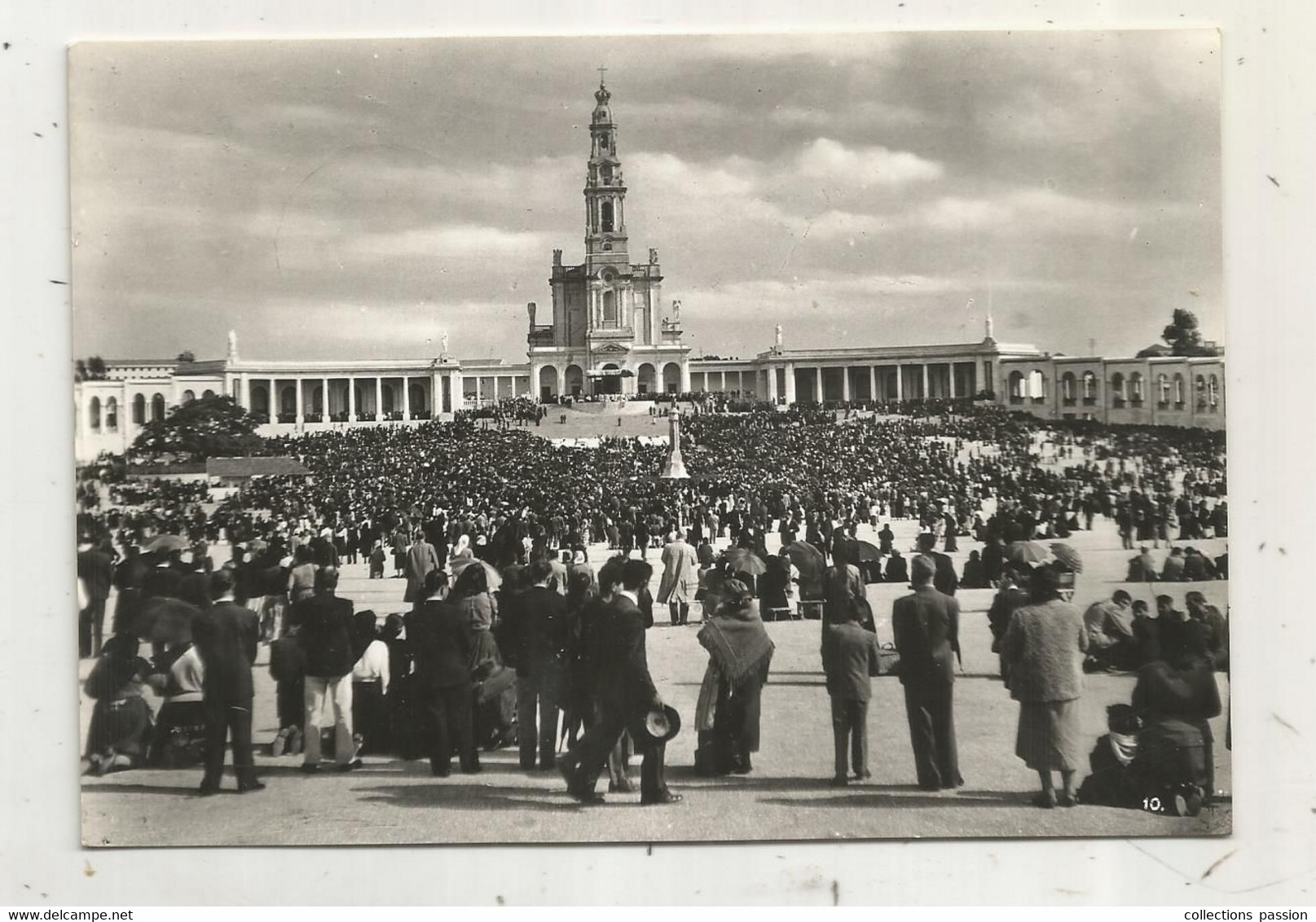 Cp , PORTUGAL , FATIMA , Santuario De Fatima , Peregrinos , Voyagée - Santarem