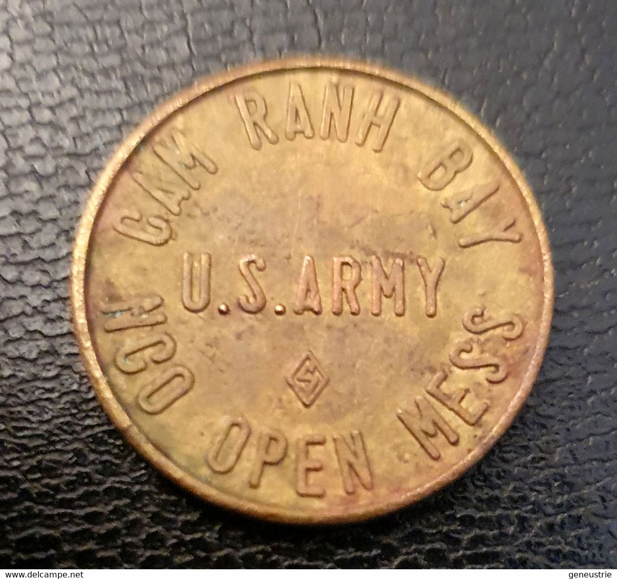 Jeton De Nécessité Base Américaine Guerre Du Viet-Nam "Cam Ranh Bay - NCO Open Mess - US Army" - Notgeld