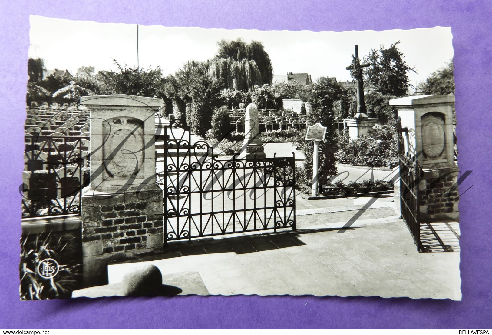 Eppegem Kerk & Martelarenplaats Met Monument WO I 14-18 & Militair Kerkhof. 3 X Cpa MT - Zemst