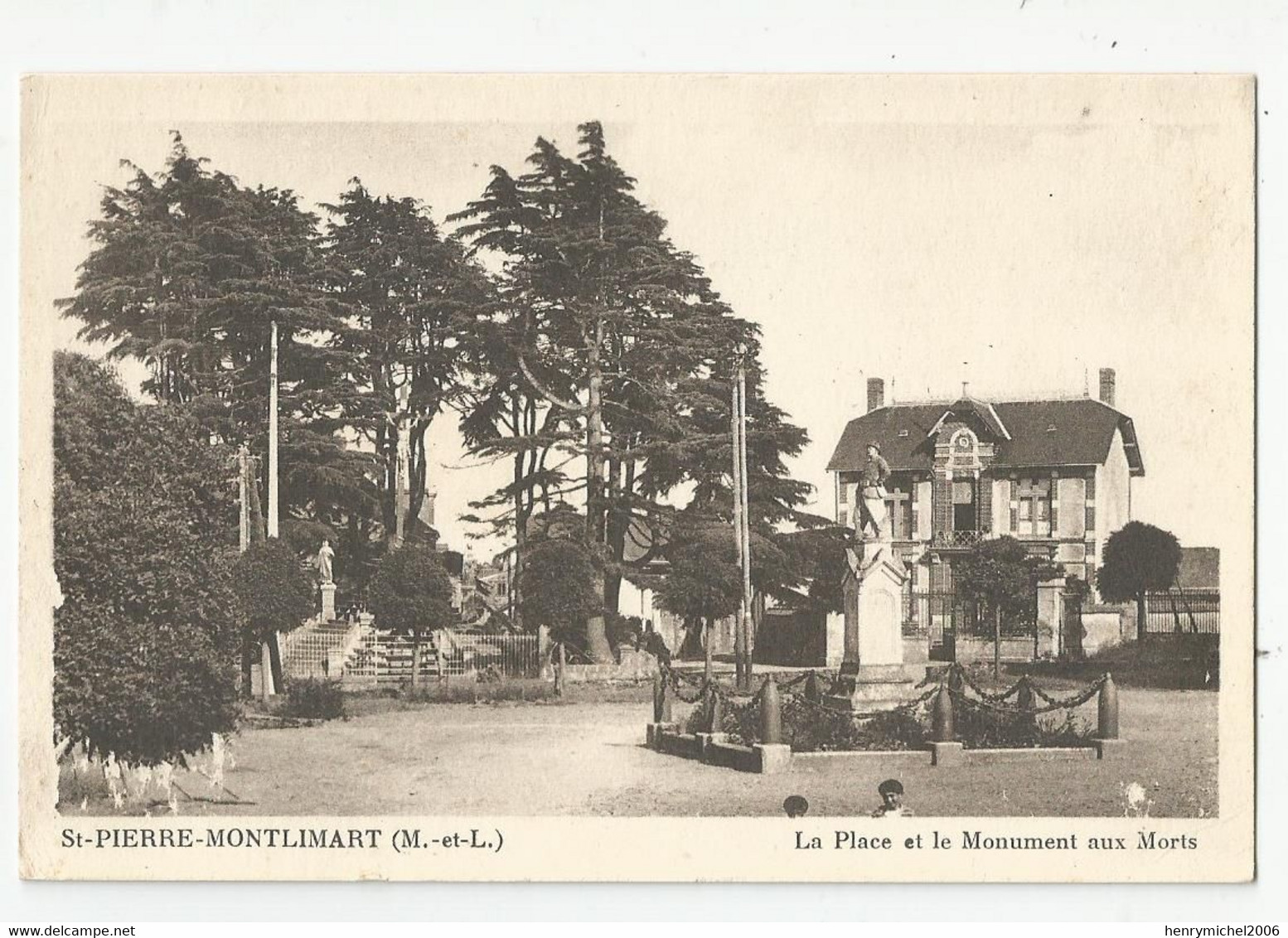 49 Maine Et Loire St Pierre Montlimart La Place Et Le Monument Aux Morts Ed Librairie Deschamps Beaupréau - Autres & Non Classés