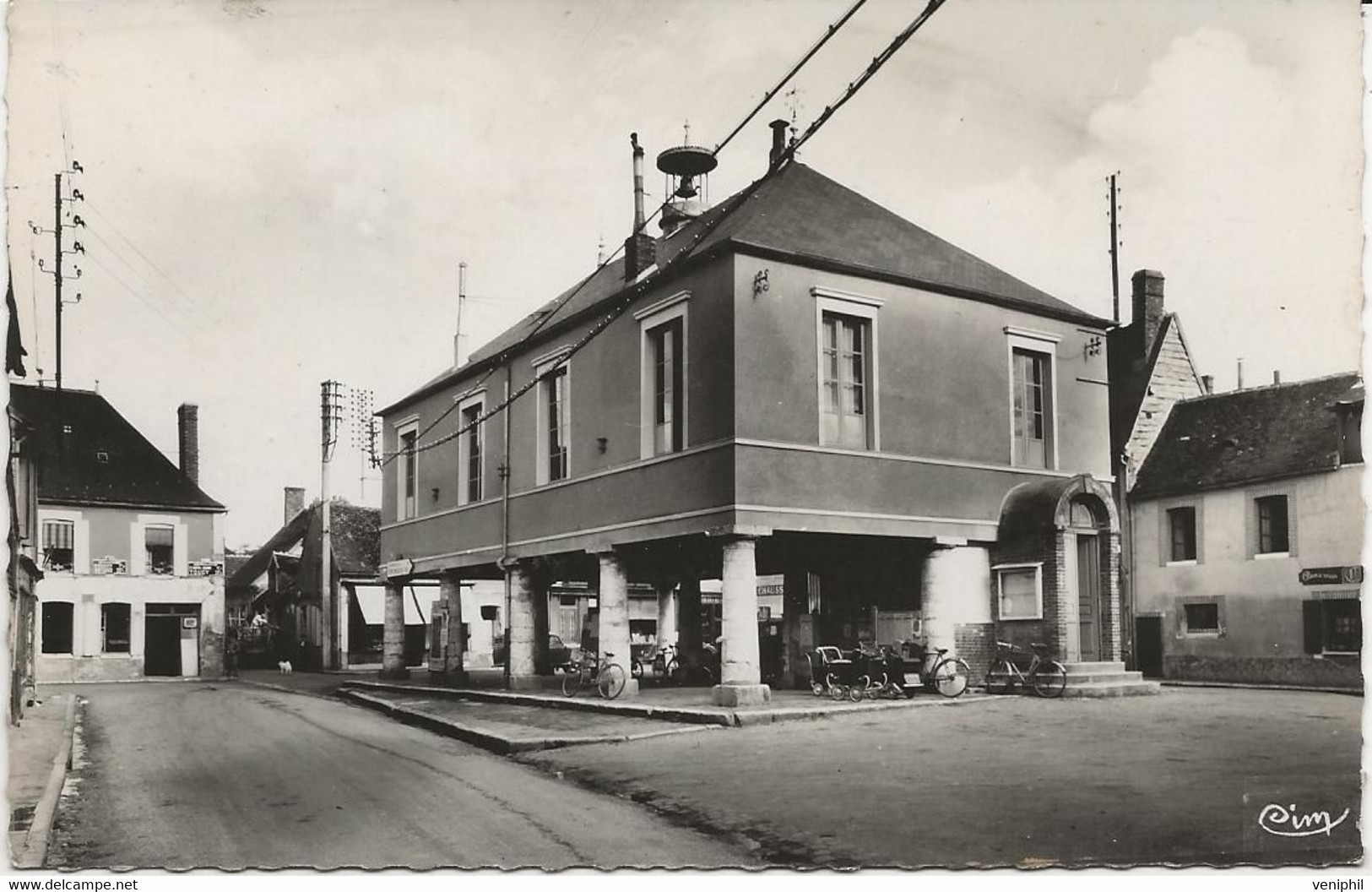 CHARNY - YONNE - CARTE PHOTO -L'HOTEL DE VILLE - Charny