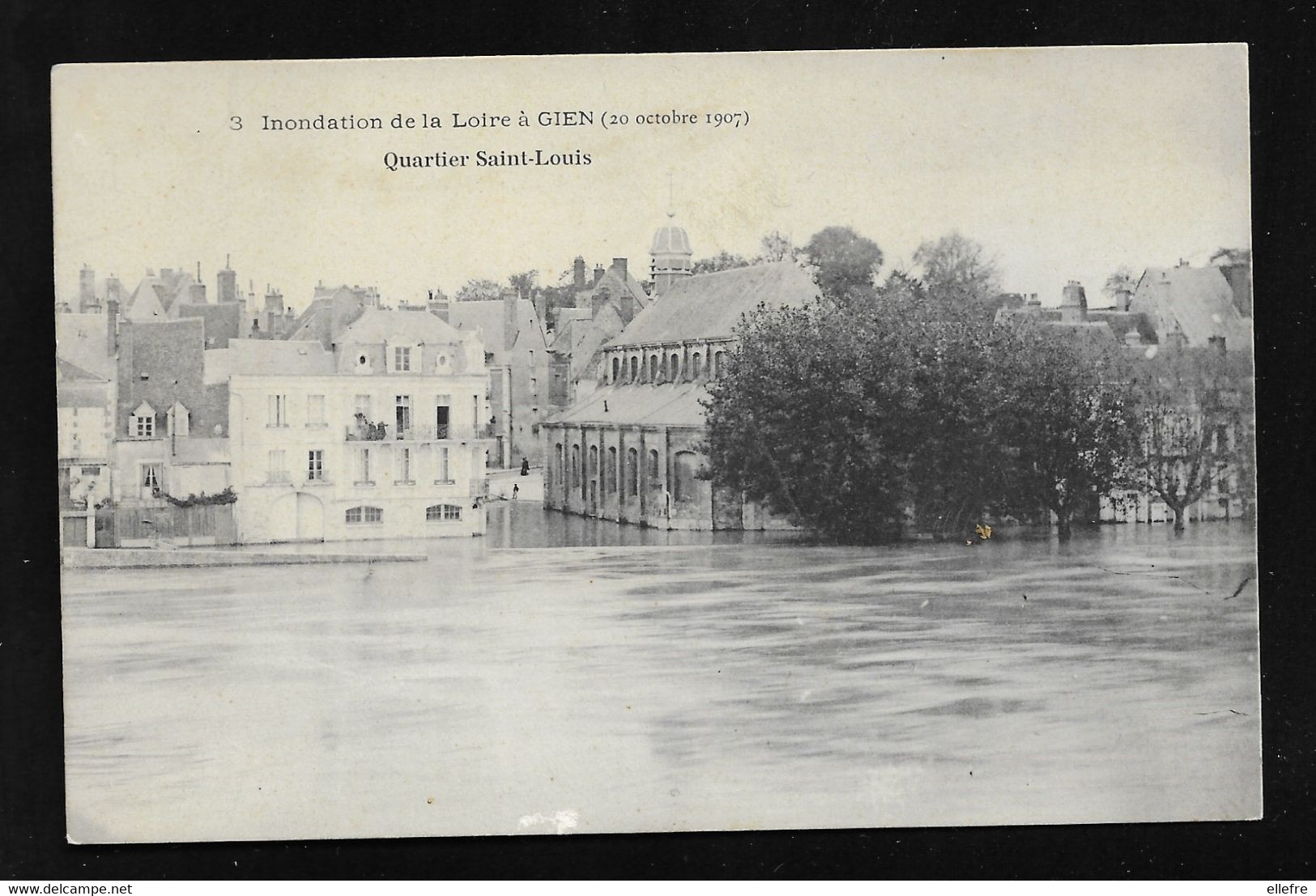 CPA 45 Gien Crue De La Loire Quartier De L'eglise Saint Louis Disparue Sous Les Bombardements De La 2ème Guerre Mondial - Gien