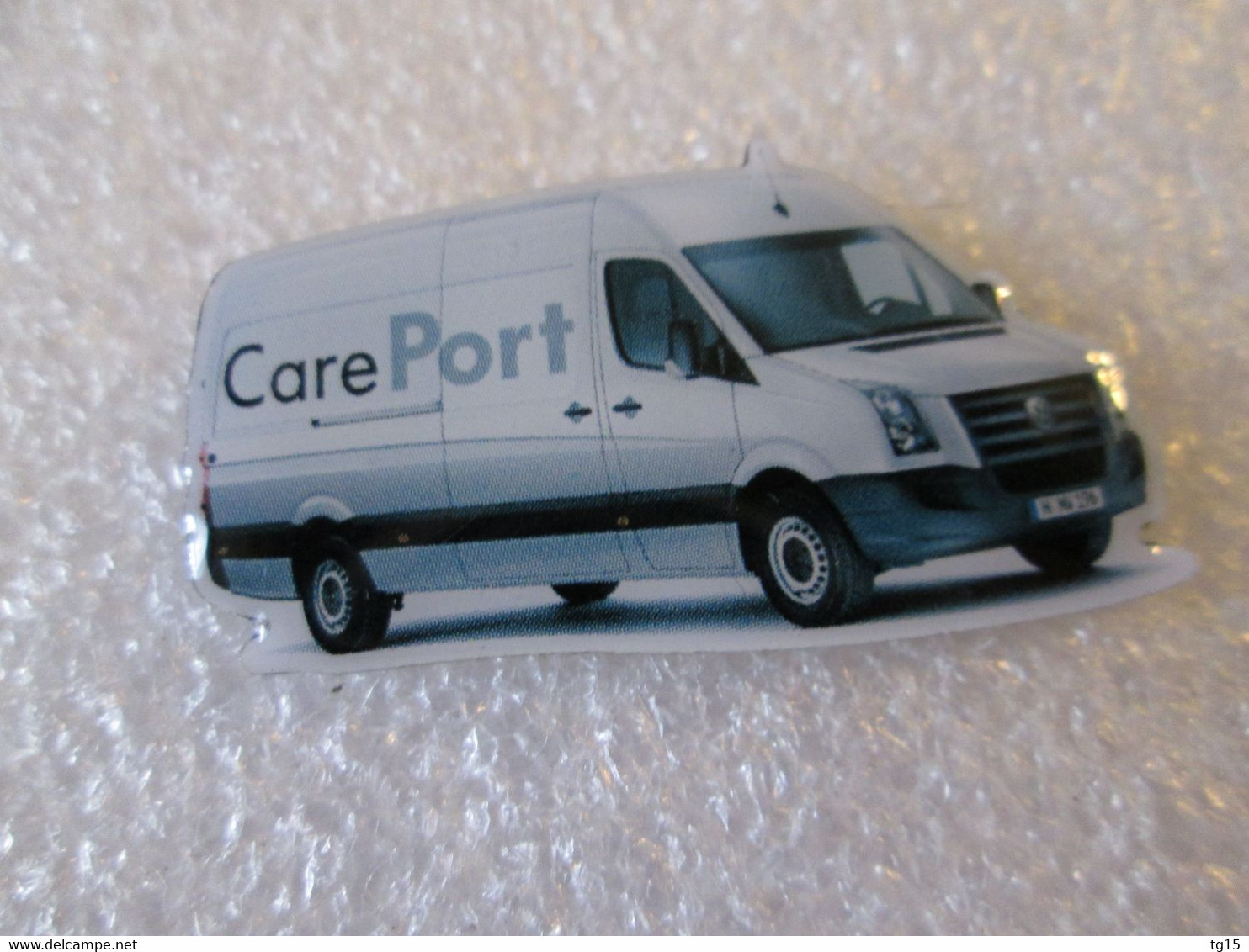 PIN'S    VOLKSWAGEN  CRAFTER  CARE PORT - Volkswagen