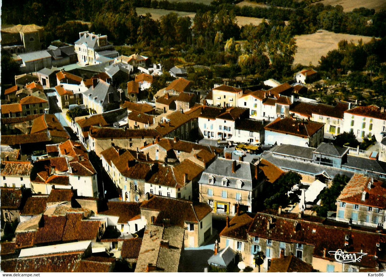 Ste Hermine * Vue Générale Aérienne Du Village - Sainte Hermine