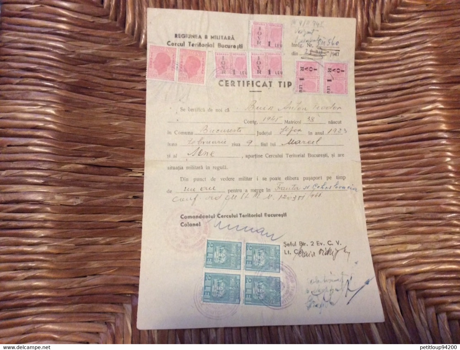 (2) ROUMANIE *11TIMBRES FISCAUX SUR DOCUMENT Region Militaire 10 LEI  2 LEI 1 LEU  Revenue Stamps 1947 - Fiscales