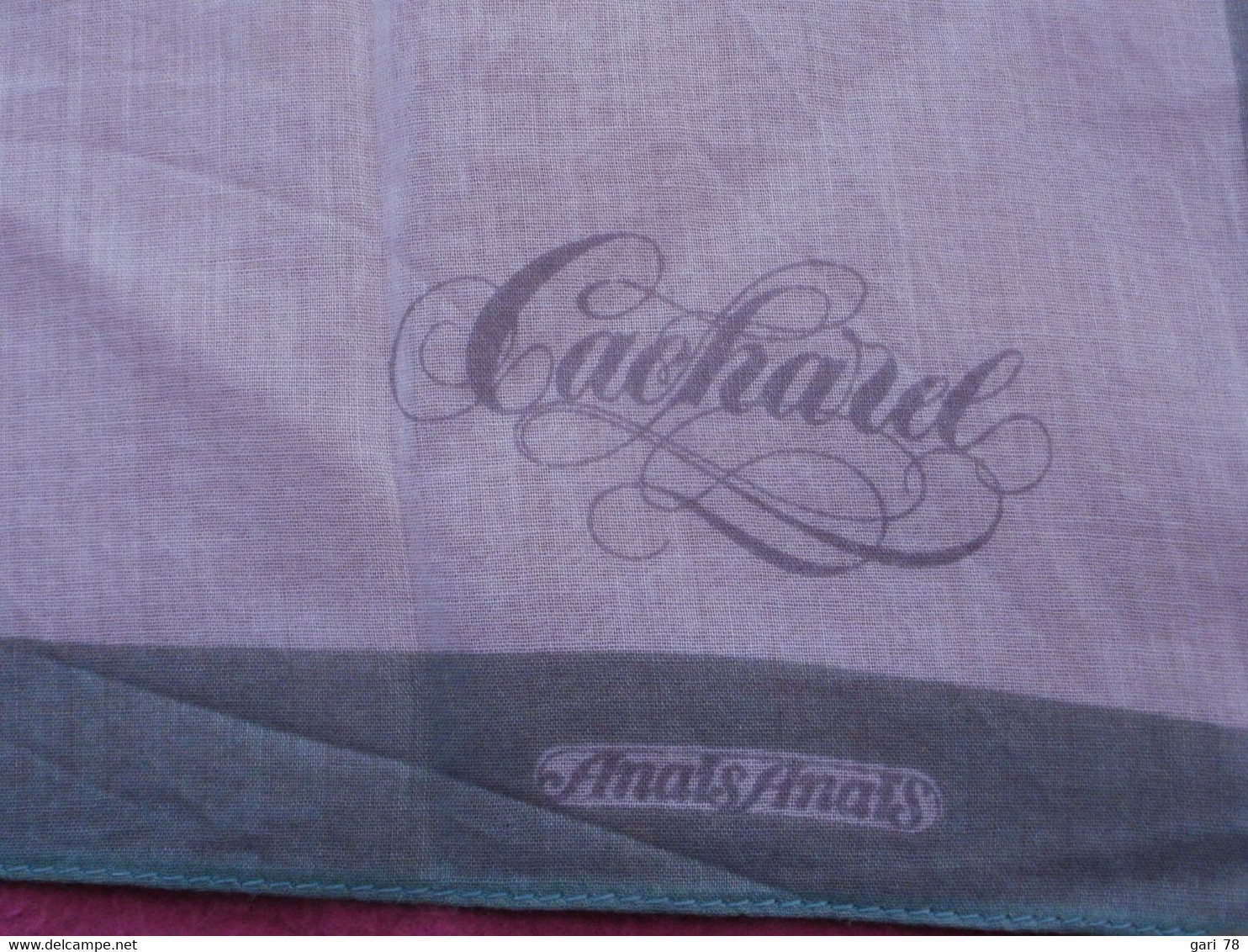 Foulard Cacharel Anaïs 53 Cm X 55 Cm - Hoofddoeken En Sjaals