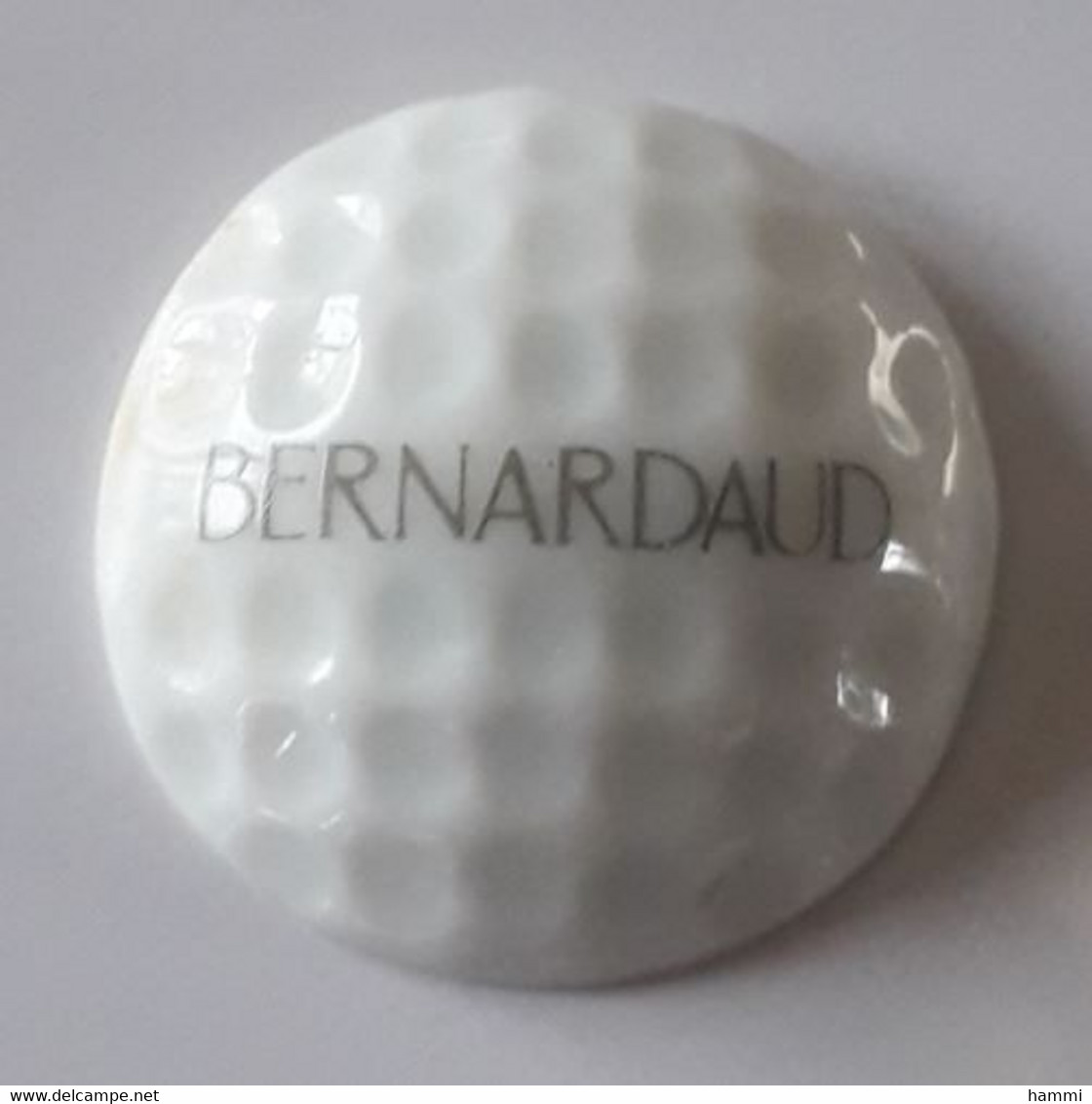 UU45 Pin's Balle De Golf En 3D BERNARDAUD Porcelaine Limoges Haute Vienne Achat Immédiat - Golf