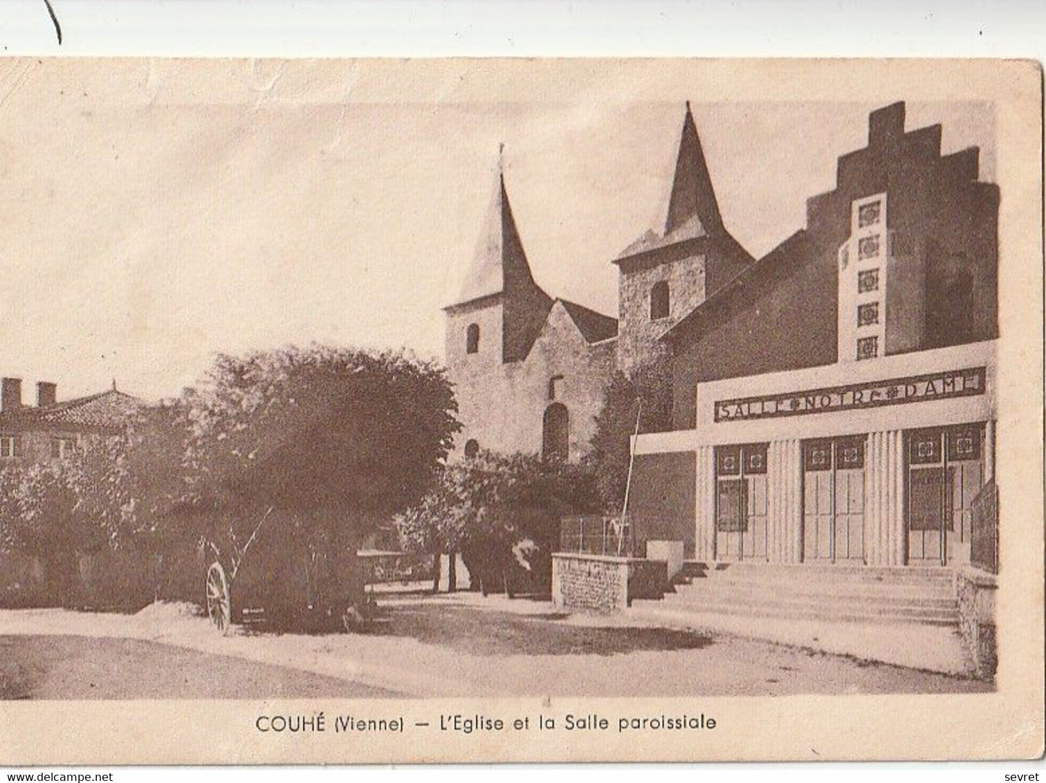 COUHE-VERAC. - L'Eglise Et La Salle Paroissiale - Couhe