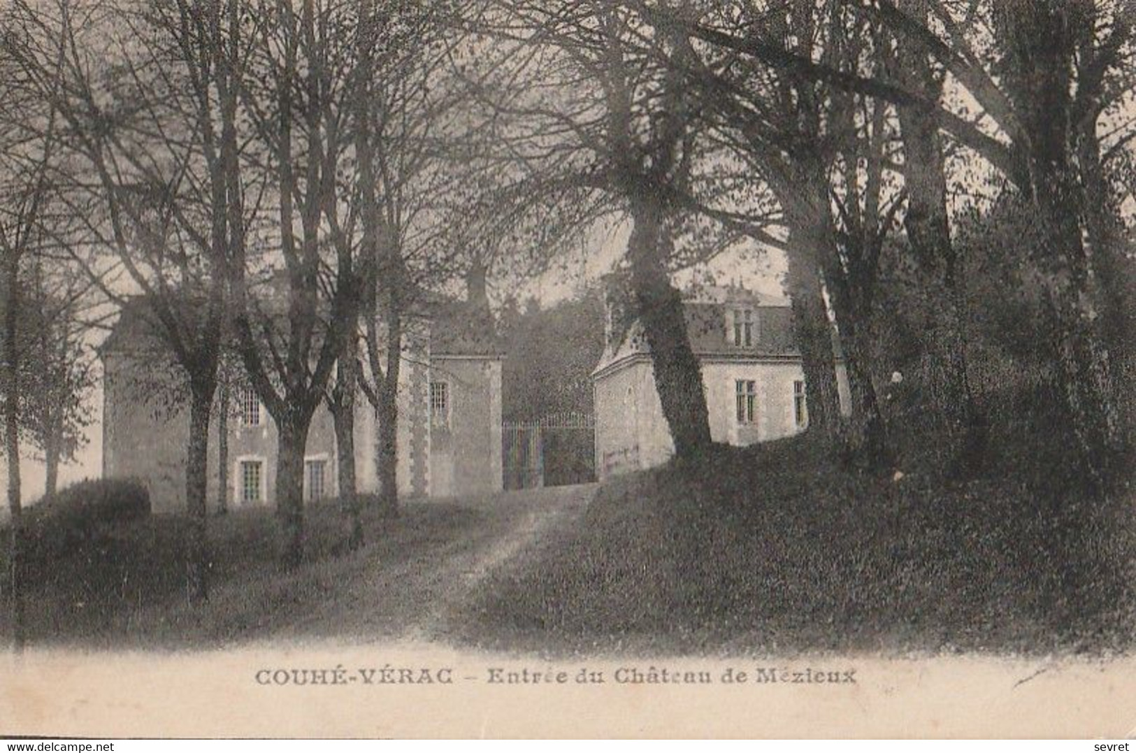 COUHE-VERAC. - Entrée Du Château De Mézieux - Couhe