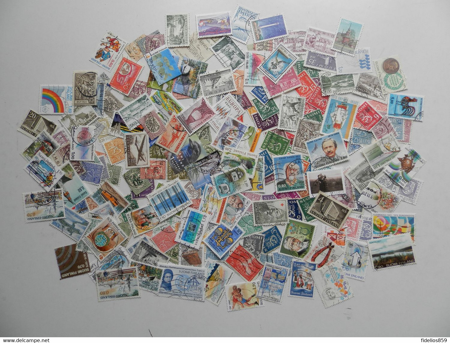 FINLANDE COLLECTION DE 200 TIMBRES DIFFERENTS OBLITERES 1ER CHOIX - Collezioni