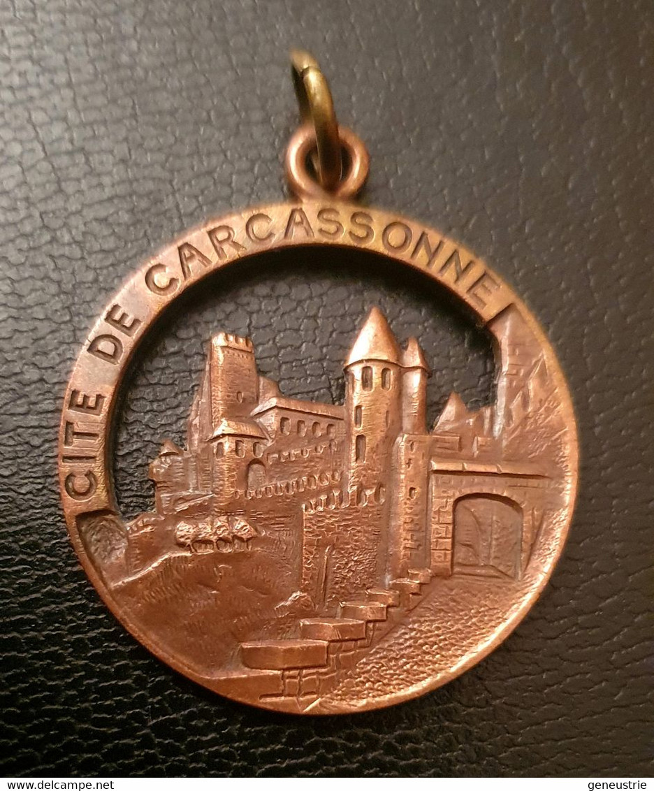 Médaille Pendentif Ancien Bronze "Cité De Carcassonne" - Pendentifs