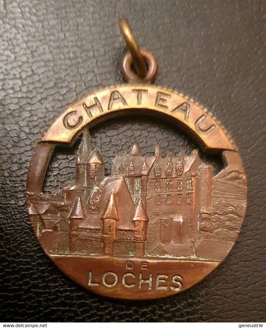 Médaille Pendentif Ancien Bronze "Chateau De Loches" - Pendentifs