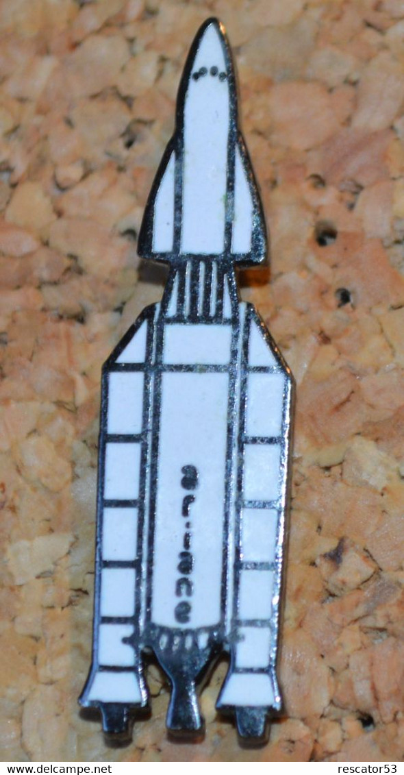 Pin's  Fusée Ariane - Raumfahrt