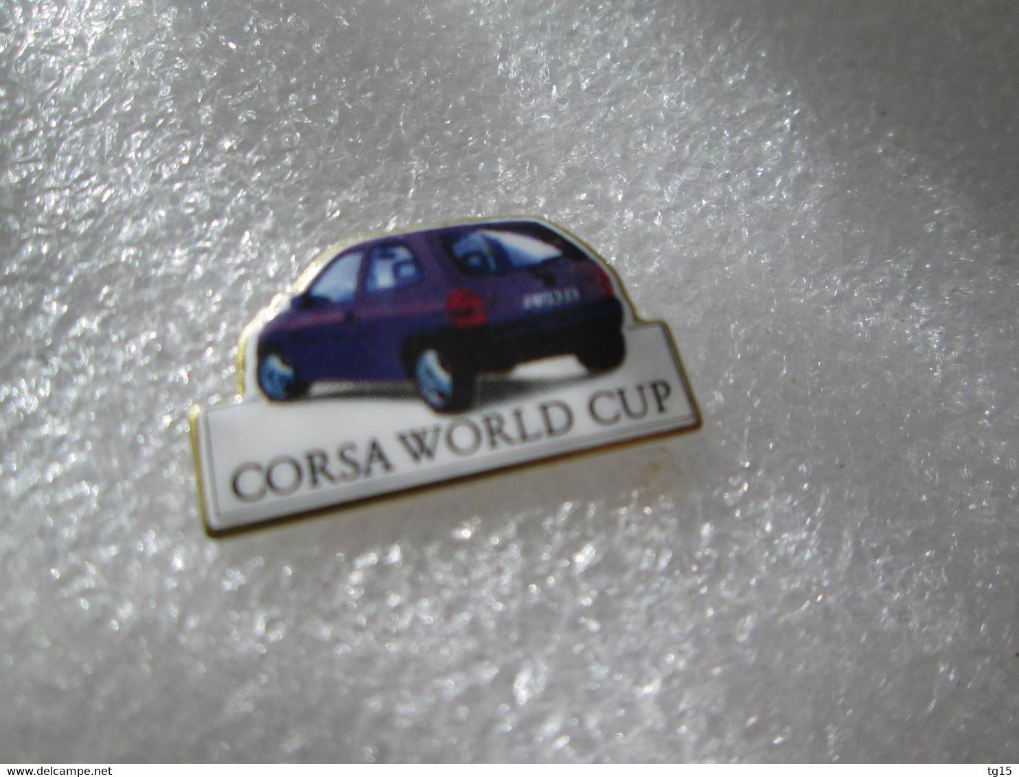 PIN'S    OPEL  CORSA  CUP - Opel