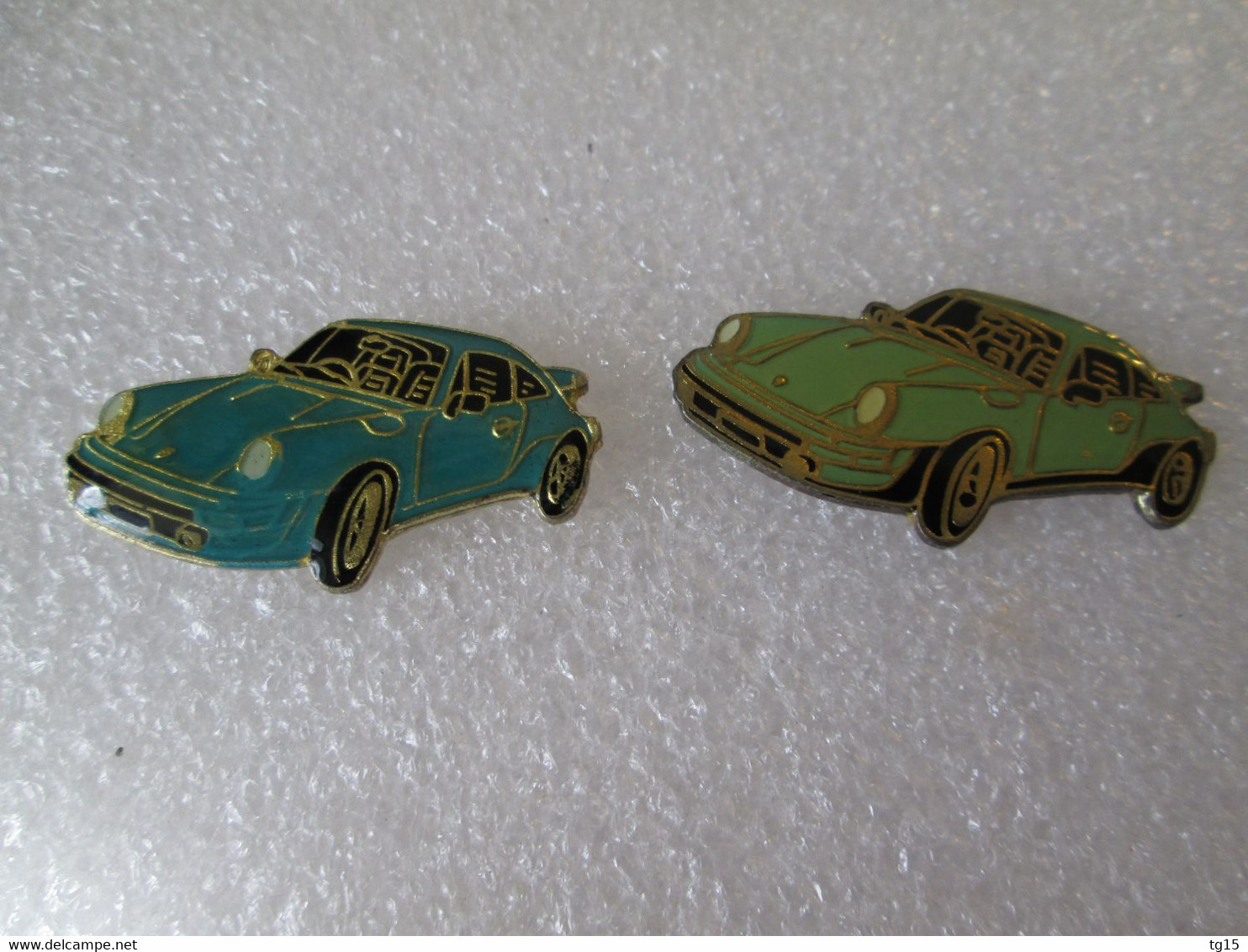 PIN'S    LOT 2 PORSCHE  911    Bleu Et Verte - Porsche