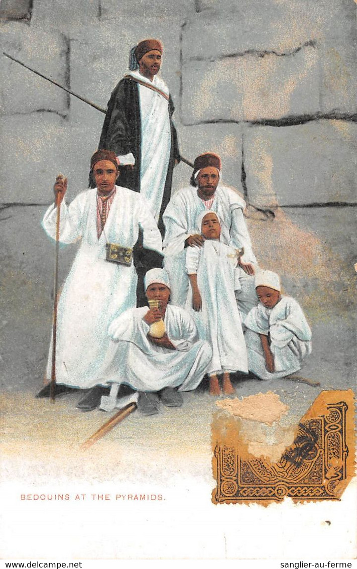 CPA EGYPTE BEDOUINS AT THE PYRAMIDS - Sonstige & Ohne Zuordnung