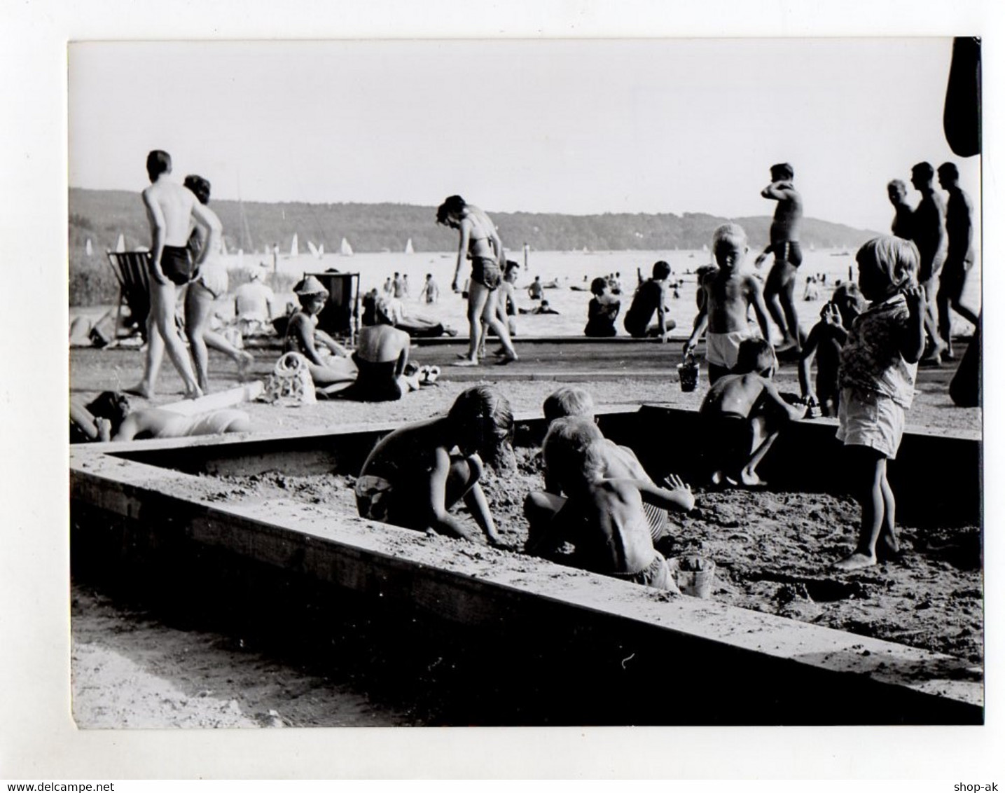 F6162/ Kinder Jungen Und Mädchen Spielen Im Sandkasten Badeanstalt Foto Ca.1960 - Sin Clasificación