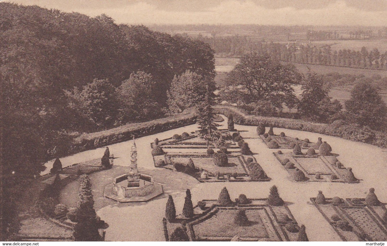 Kasteel Van Gaesbeek Bij Brussel - Het Hoofdplein Gezien Van Het Plat Van Het Poortgebouw - Lennik