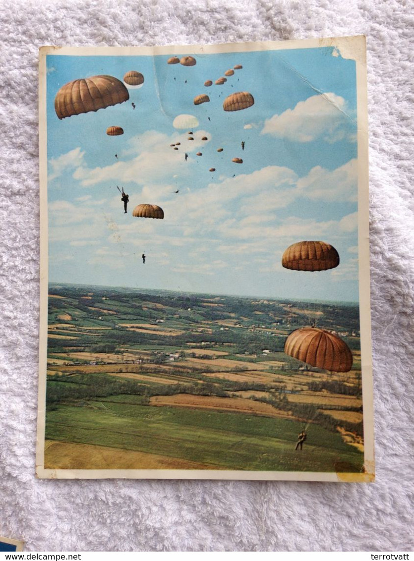 Ensemble de photos carte postale souvenir service militaire parachutiste