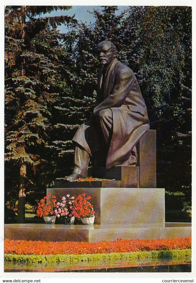 URSS - 34 Entiers Cartes Postales Touristique De MOSCOU - Monuments Divers - 10 Timbre Rouge, 24 Timbre Noir - 1970-79