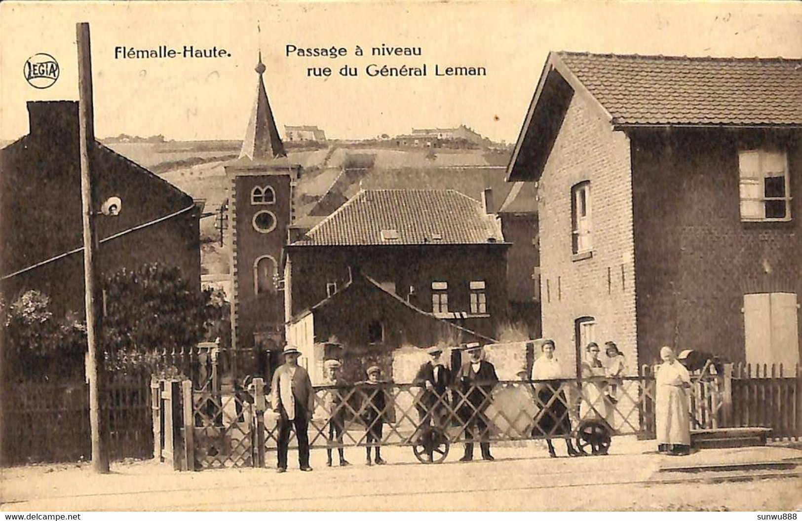 Flémalle-Haute - Passage à Niveau - Rue Du Général Leman (animée Légia 1924) - Fléron